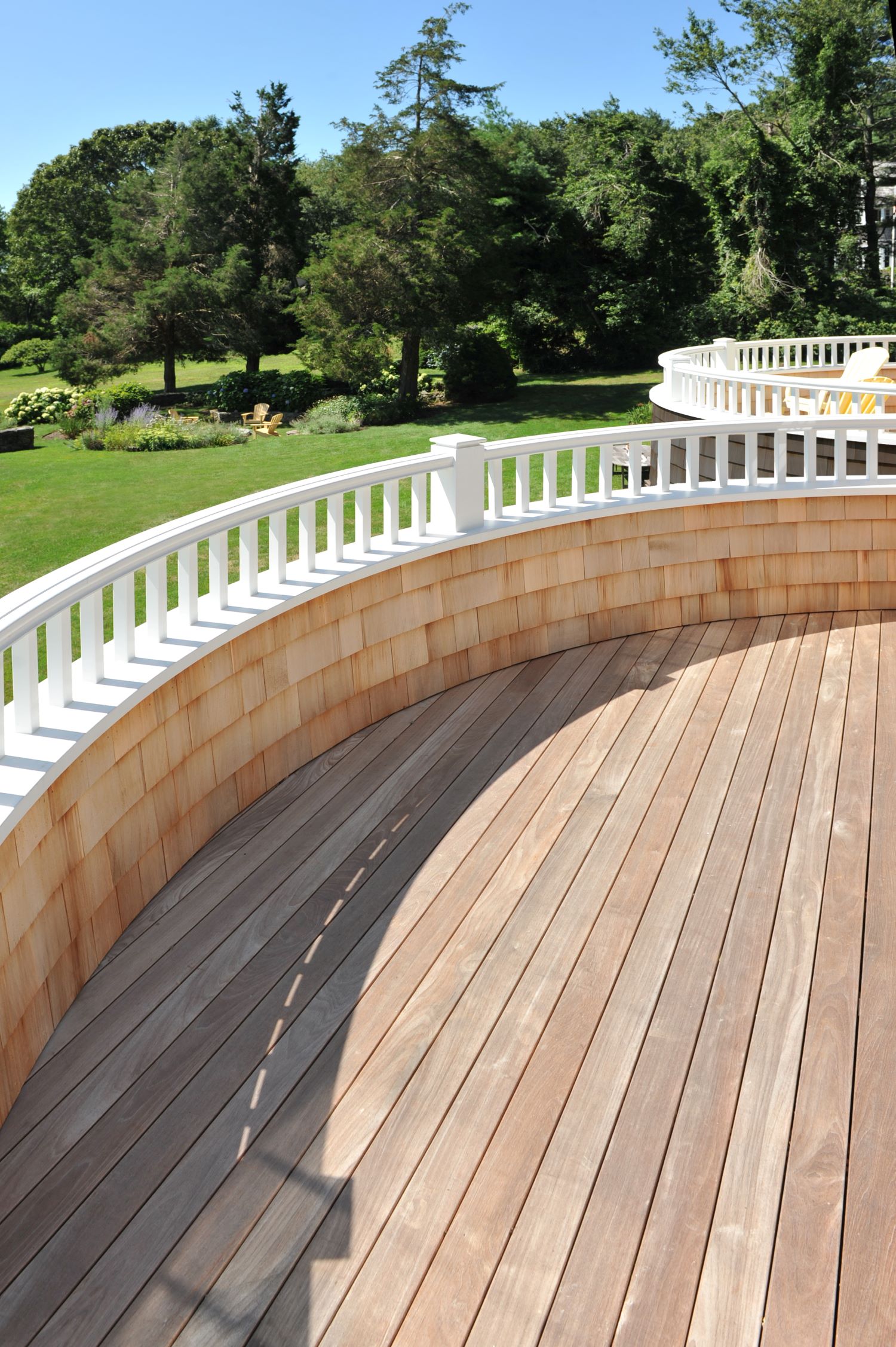 rounded railing deck detail