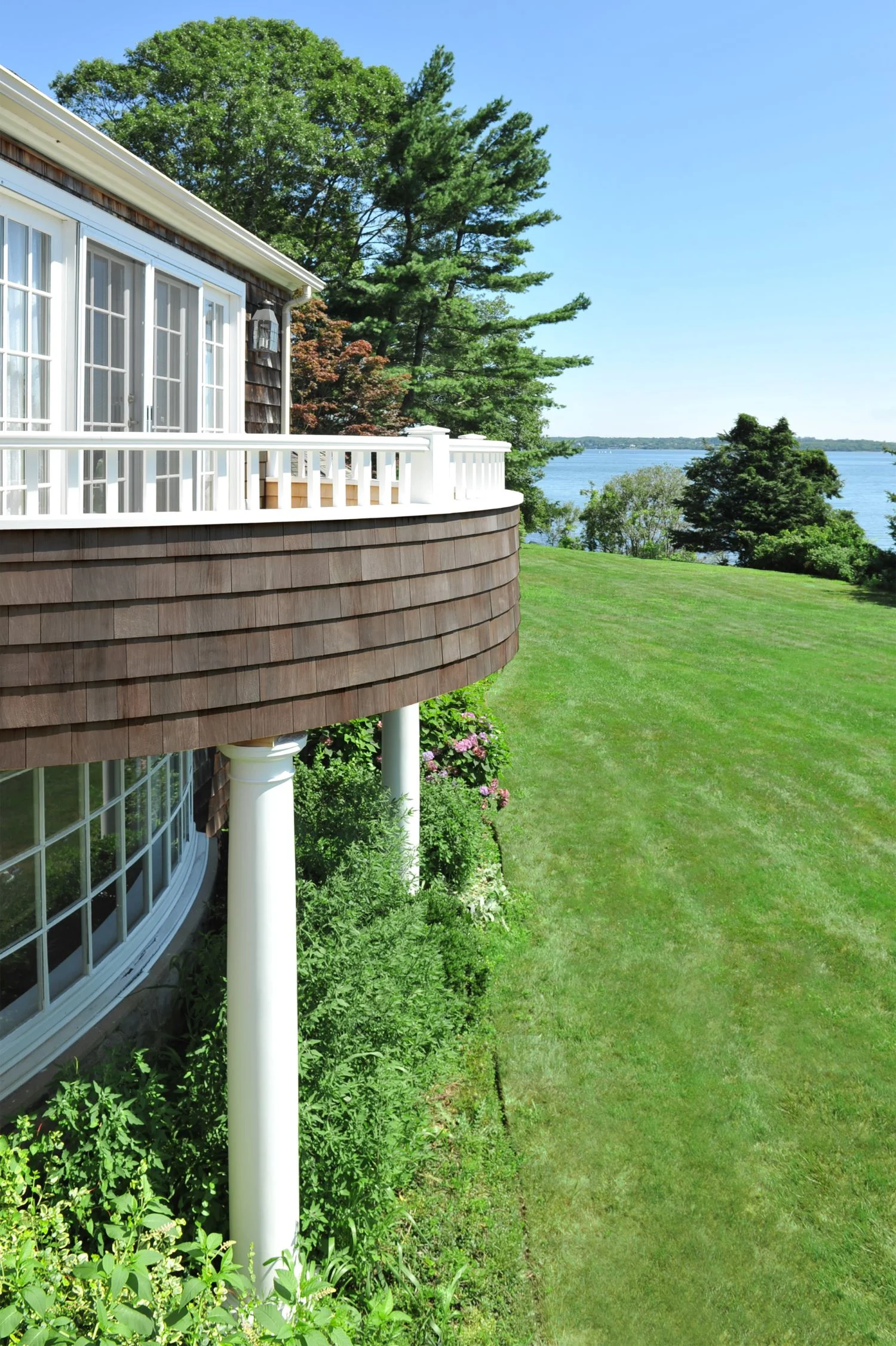 unique curved bedroom balcony