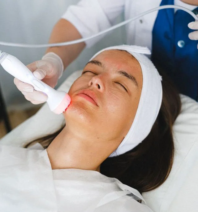 How red light therapy helps cancer patients manage treatment side effects