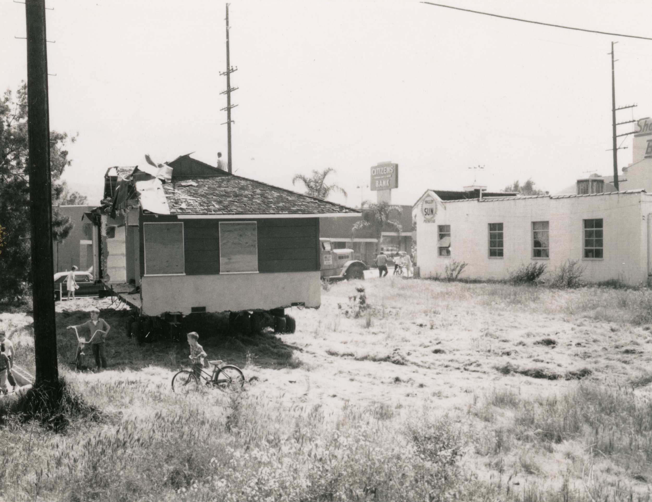  Home in the freeway’s path split in half to be moved elsewhere. Published in the July 4, 1968 edition of the  La Cañada Valley Sun . 