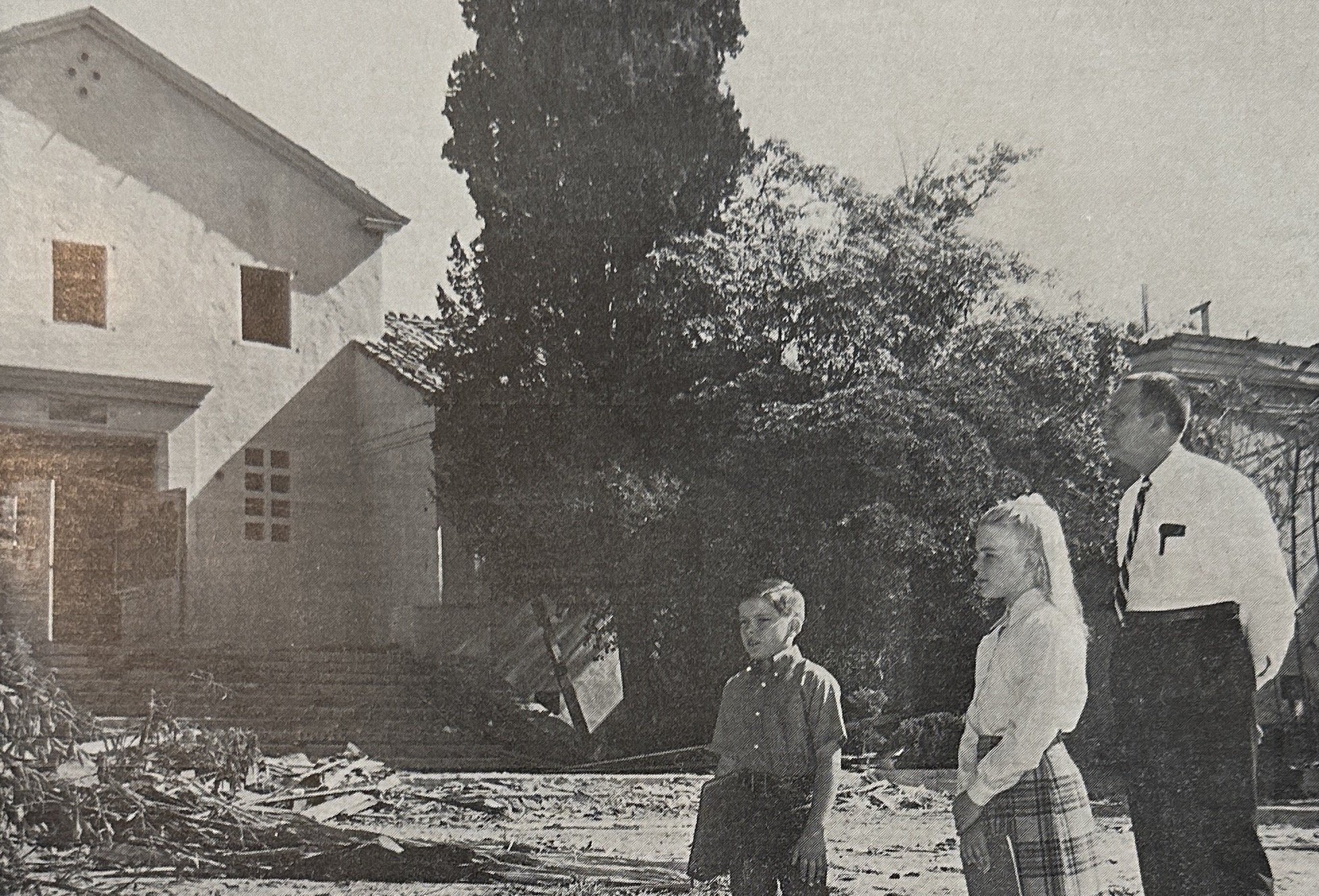  The La Cañada School about to be demolished to make way for the freeway detour. Cover image from the August 15, 1968 issue of the  La Cañada Valley Sun.  