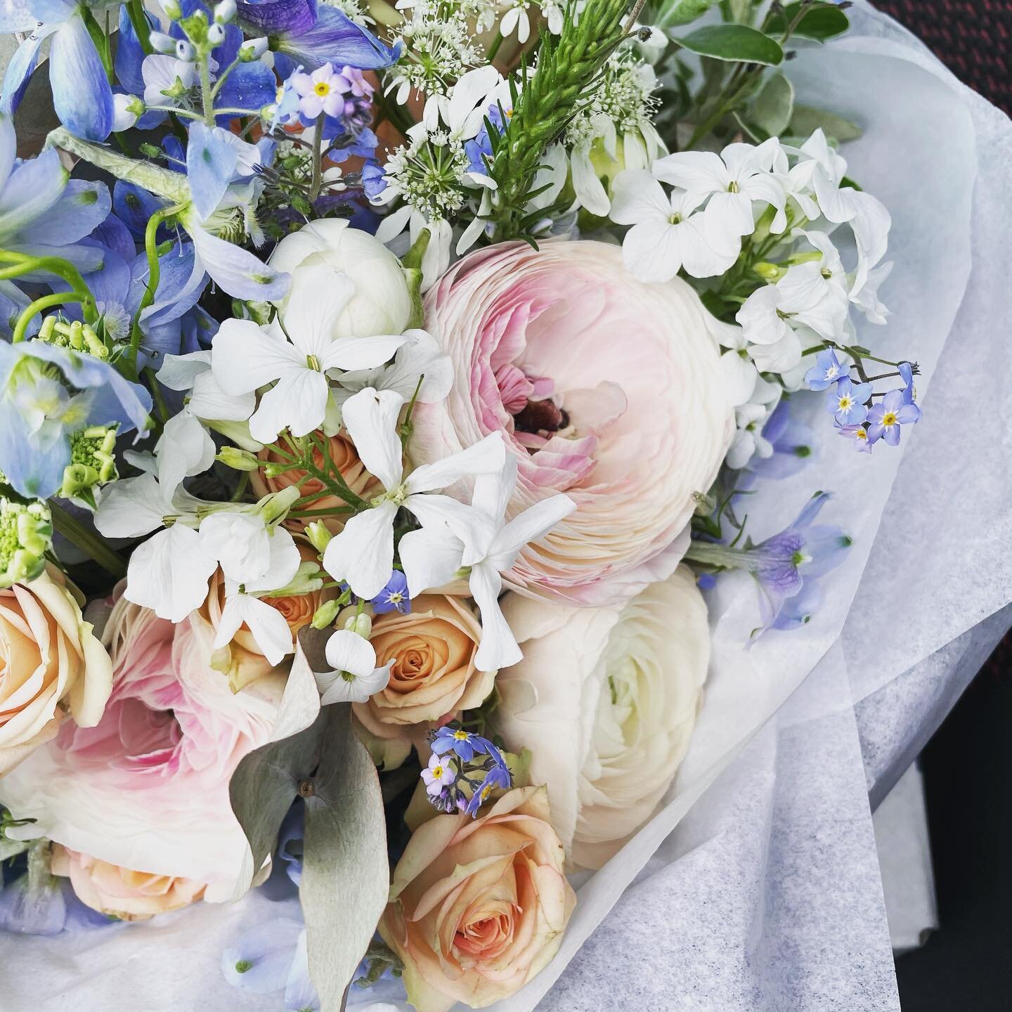 Did you know that you can order just your bridal party flowers from me? If you simply need bouquets and buttonholes and nothing more for your big day, I provide this service so let&rsquo;s talk!

Pictured is a bridal bouquet for Maddie who married Wa