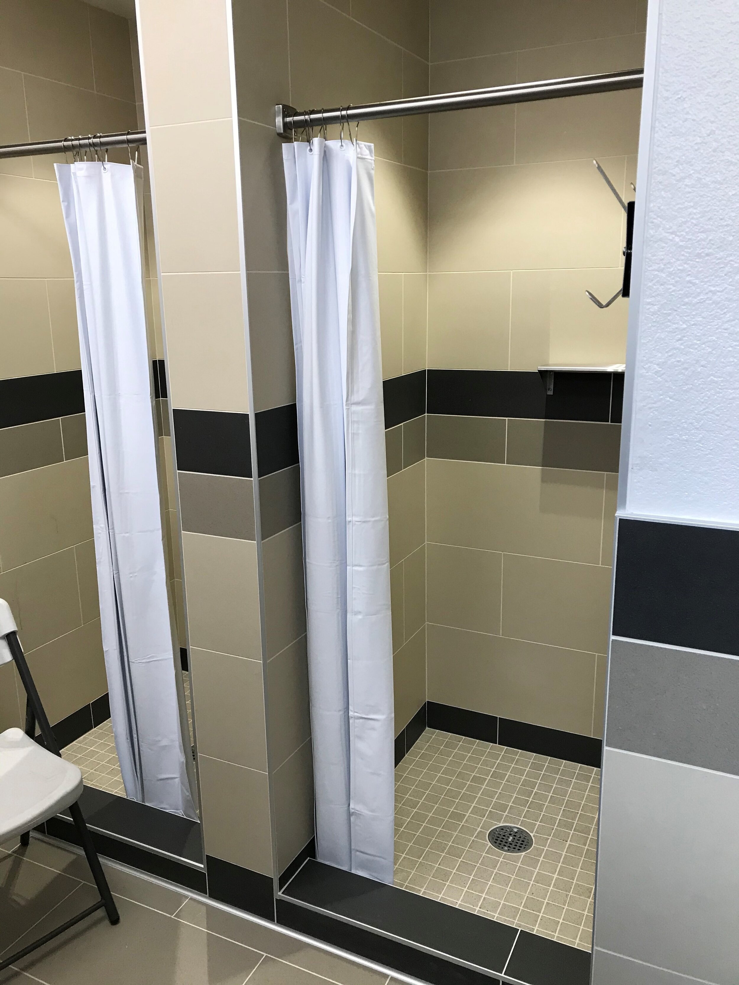 Male Bathroom 2C (1).jpg
