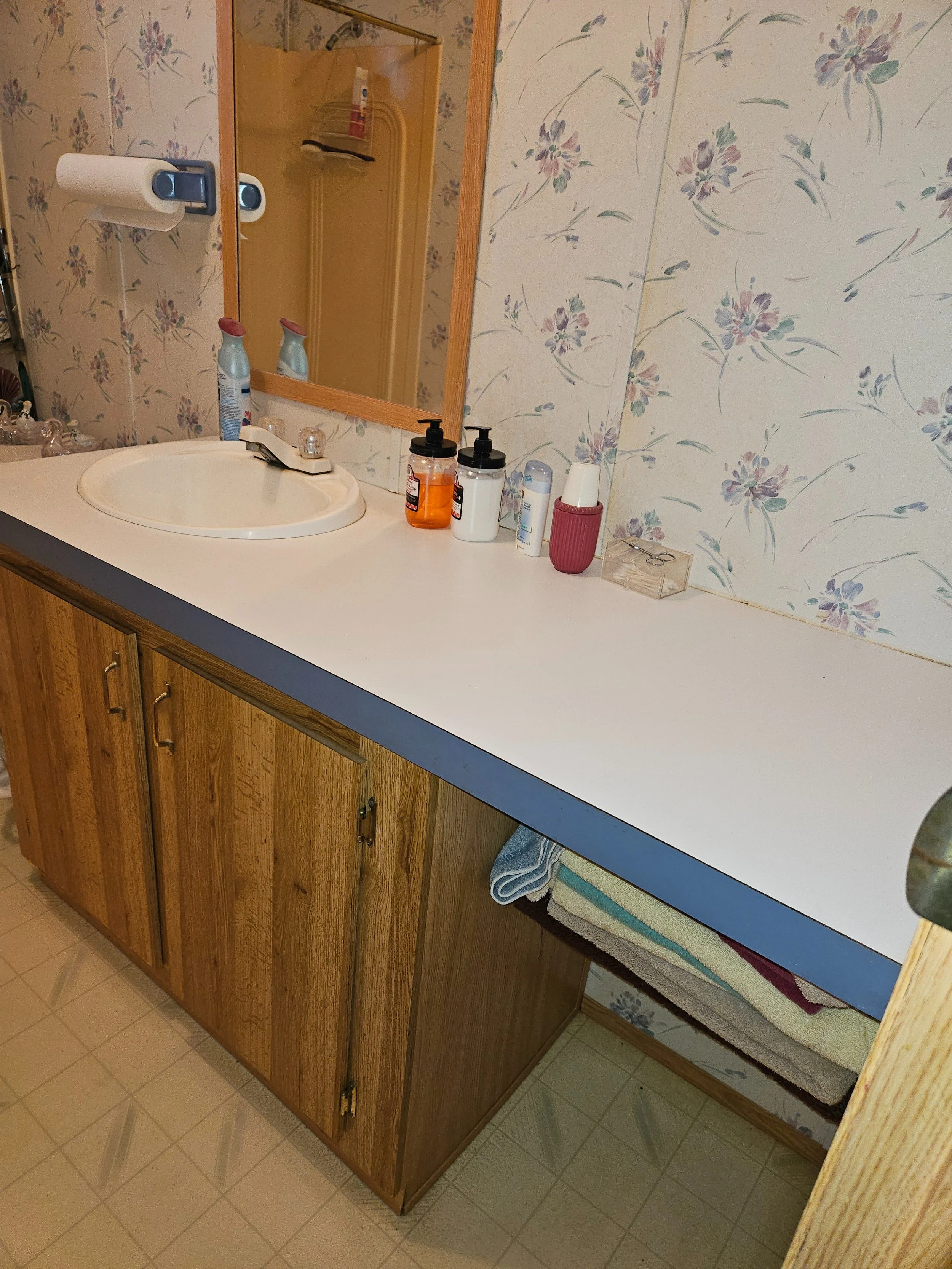 Spare Bathroom2 - Mom.jpg
