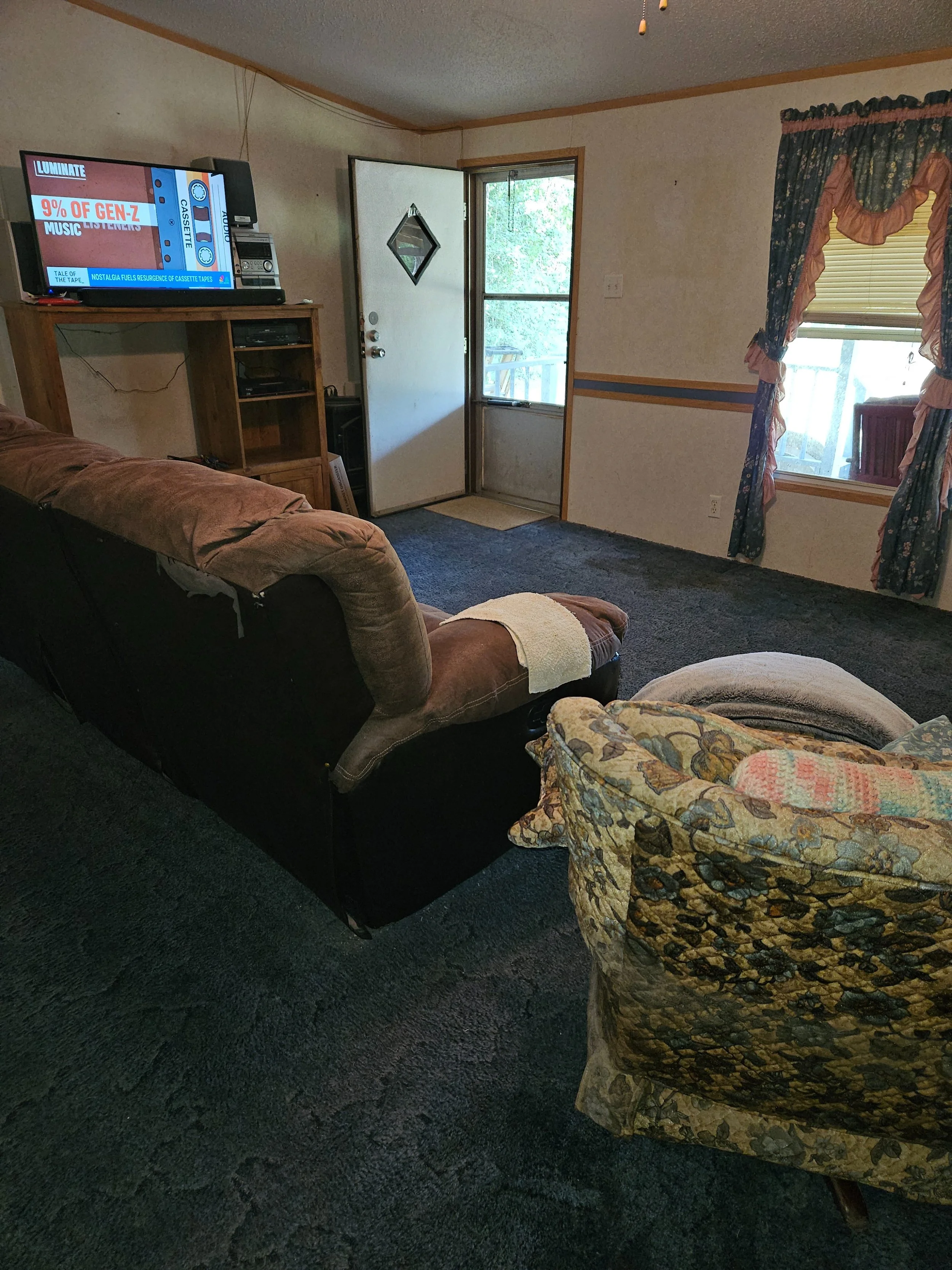 Livingroom3 - Mom.jpg