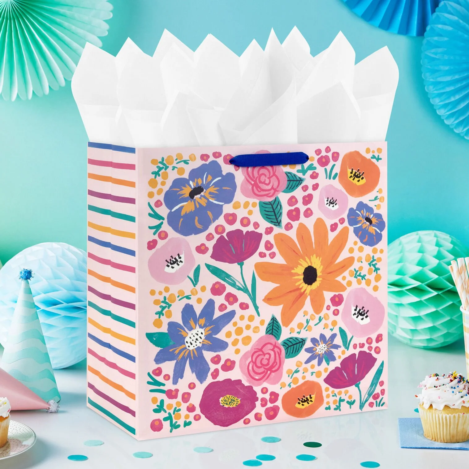 Vibrant-Floral-ExtraDeep-Gift-Bag_549EGB7763_02.jpg