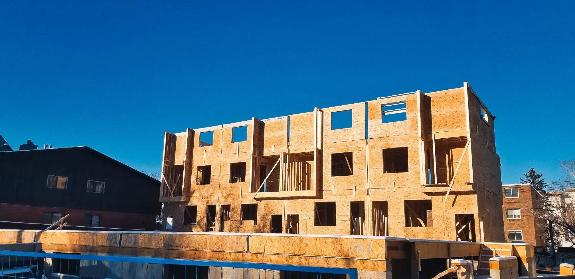 Calgary 建房投资:为什么真正决定成败的,不是盖房,而是长期运营