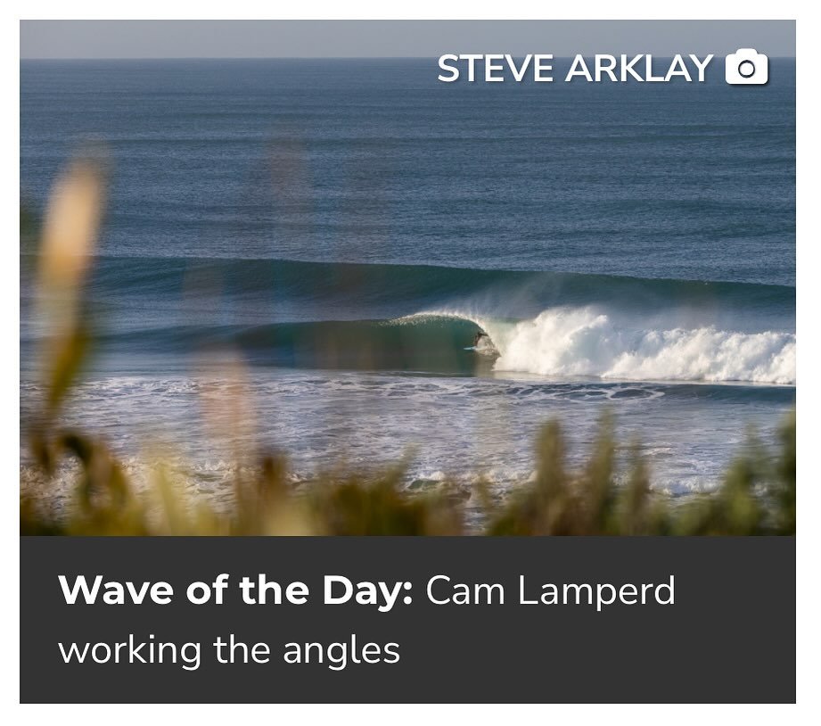 Surf Sessions coaches are all local surfers who live surfing to the fullest&hellip;.sometimes they even manage to get the wave of the day!  Thanks Steve Arklay for the shot! @aframephotos @4dsurfboards
