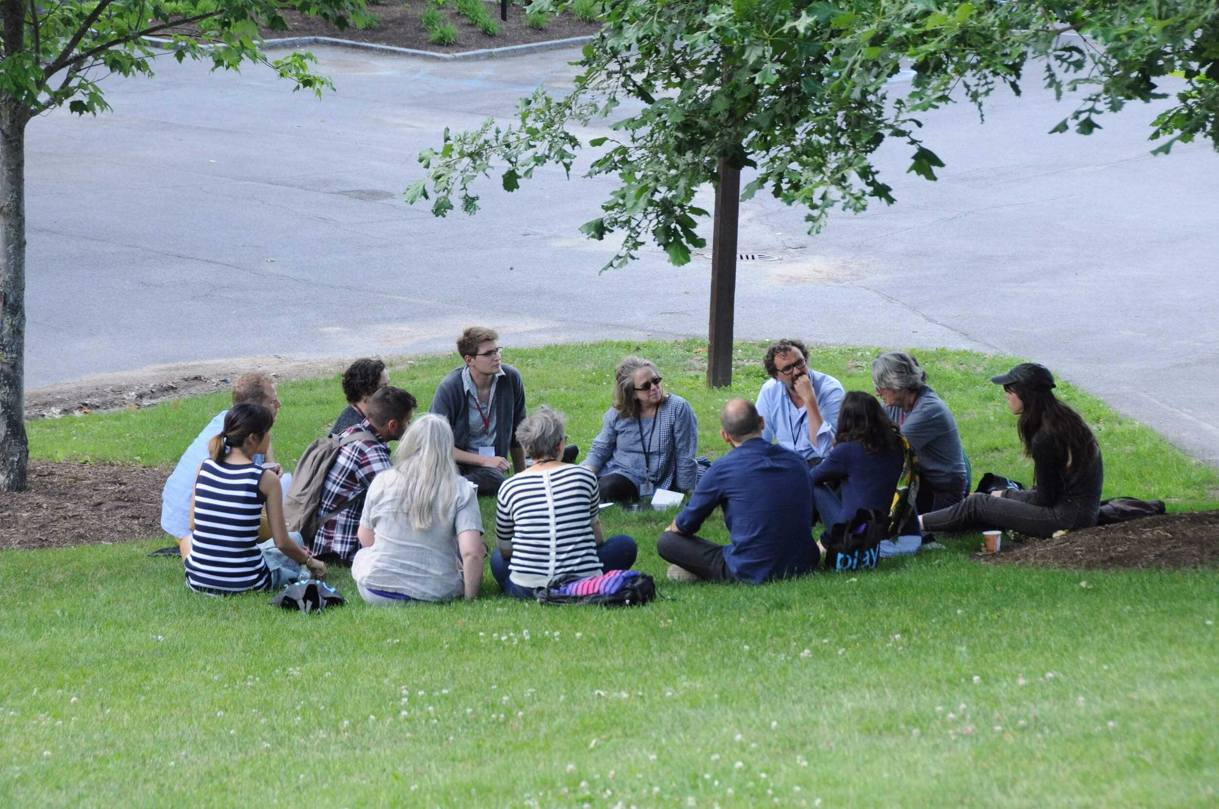  Afternoon discussions outdoors 