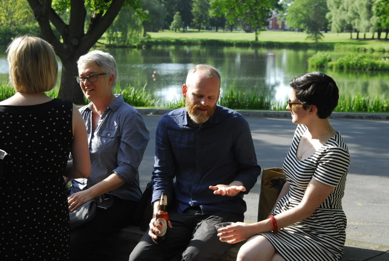 Conversation RMG8014.jpg