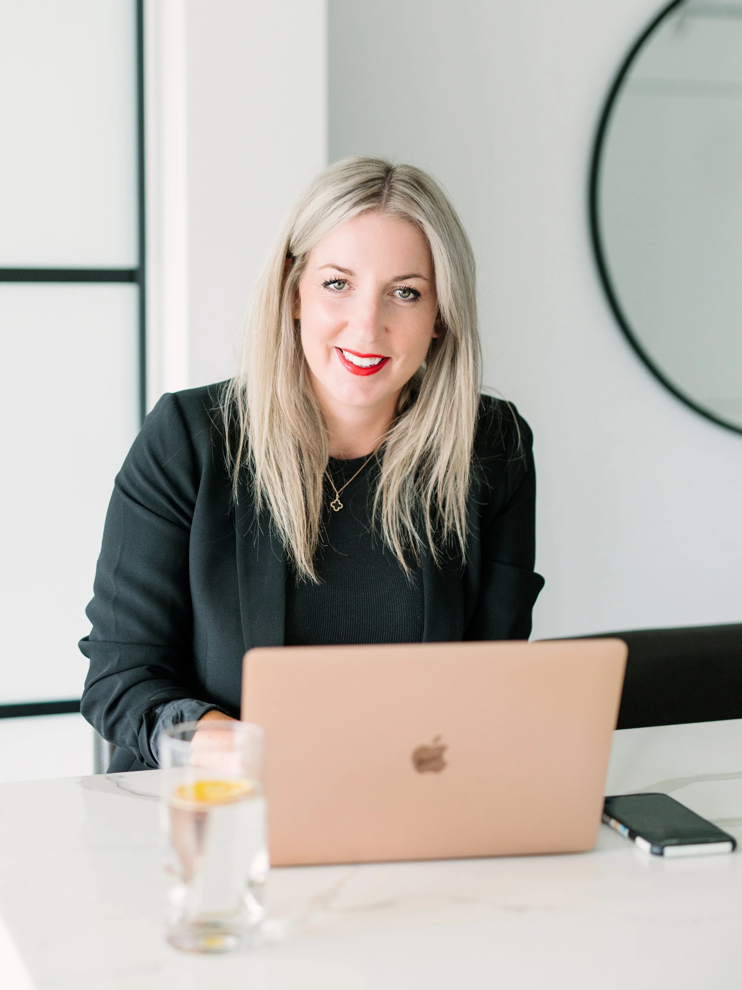 How To Hire Account Managers [7-Step Process]