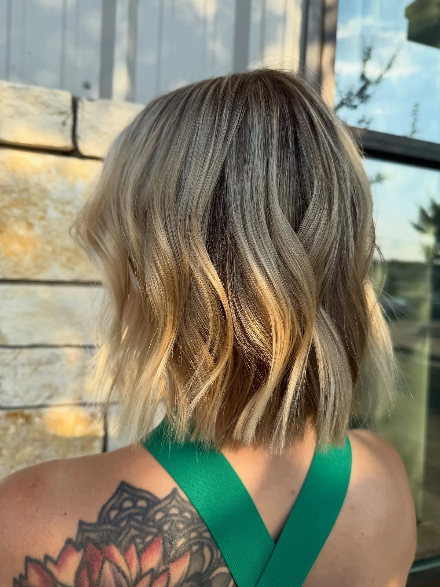 The Science Behind Dimensional Color: Why Multi-Toned Hair Pops