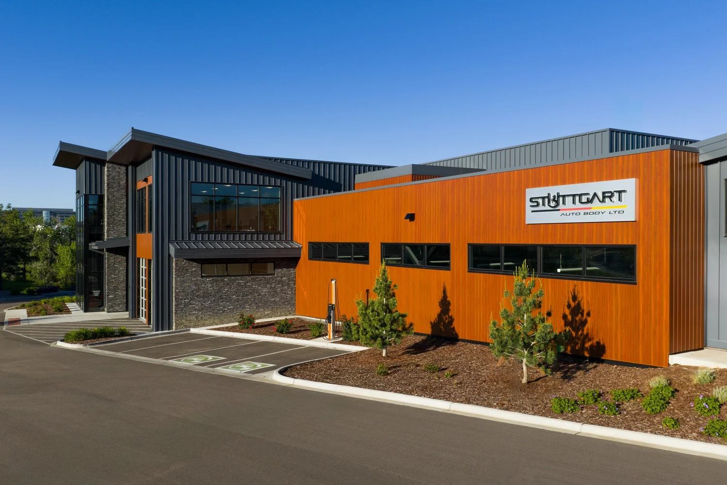 Stuttgart_Auto-Body-Littleton-02.png