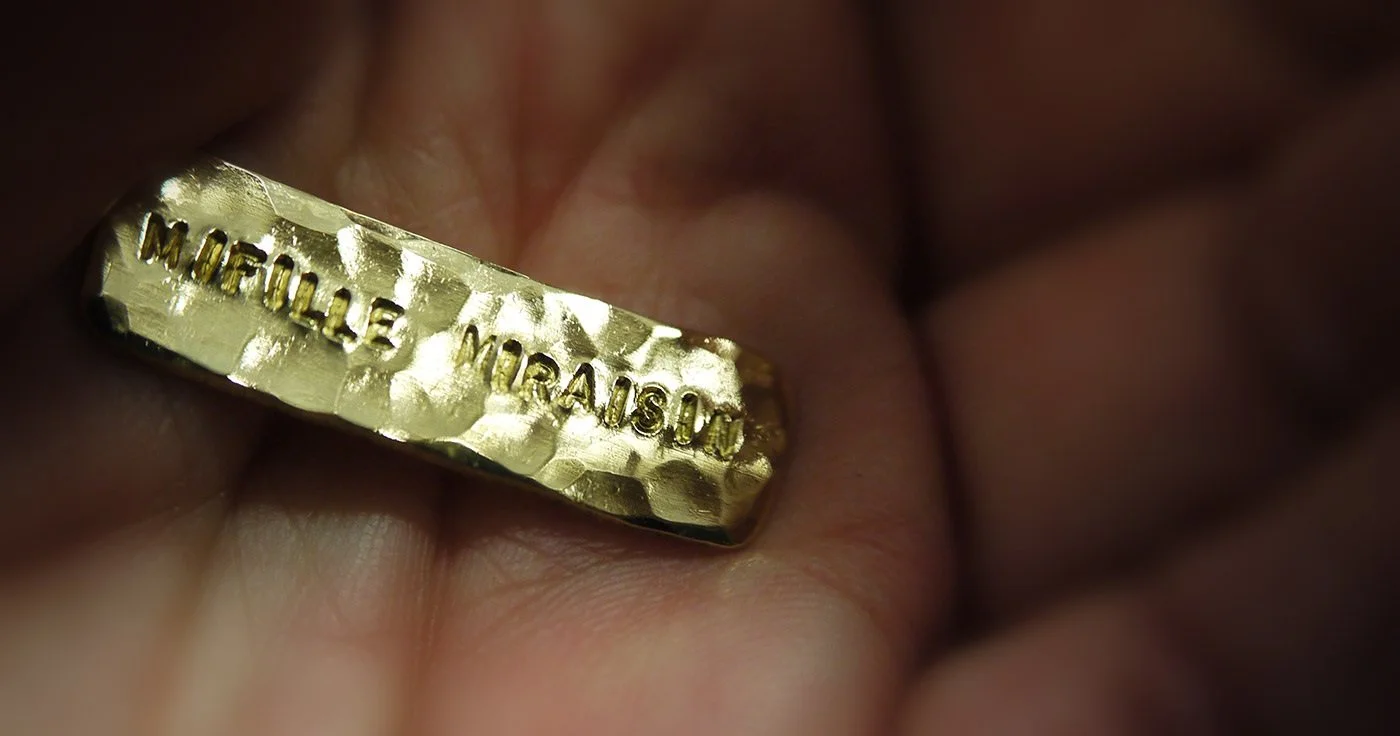 Mifille Miraisin, une marque de bijoux précieux conteurs d'histoires.