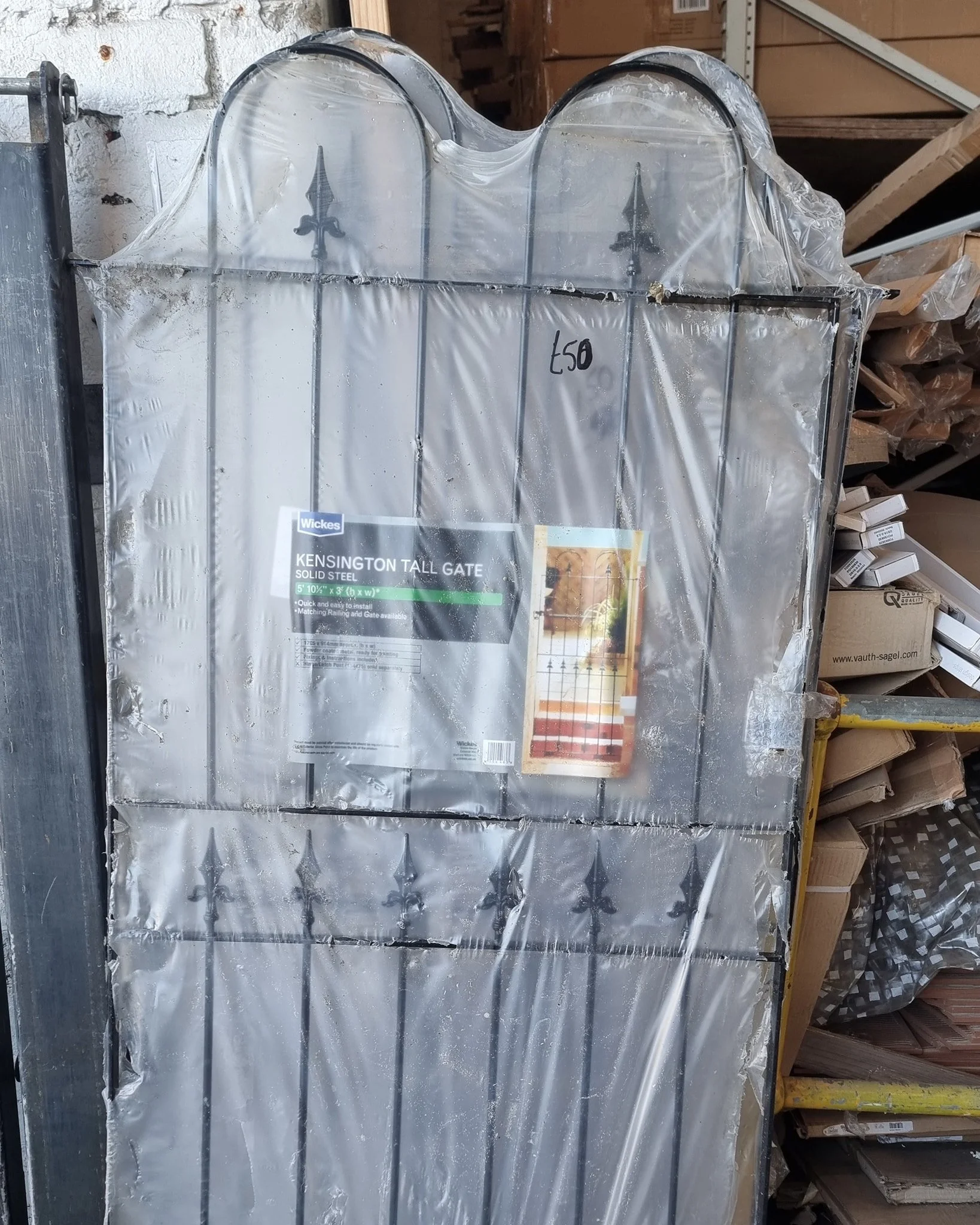 5'10"  x 3' metal gates

Only &pound;50