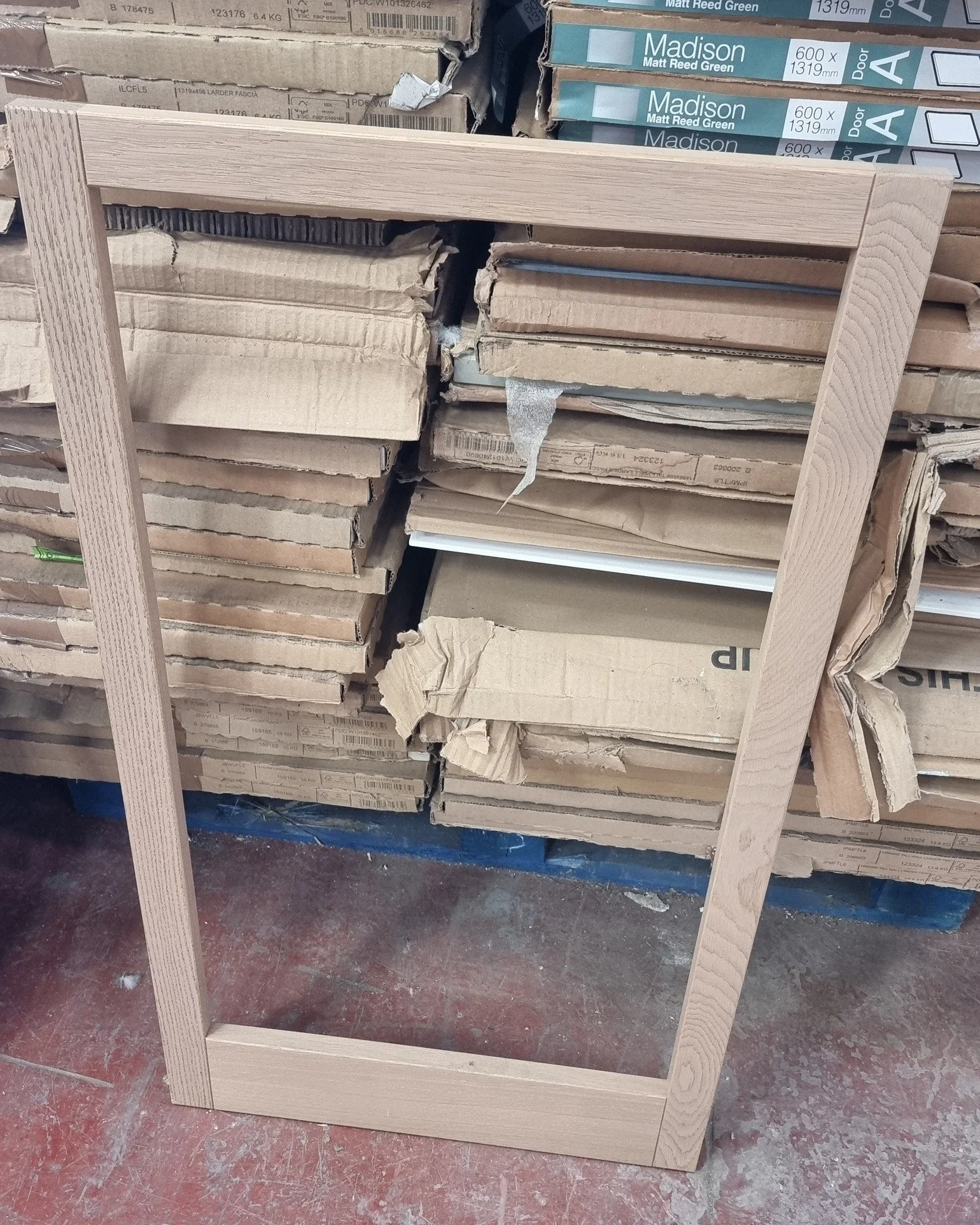 These kitchen frames are great for crafts

Also great for selfie frames for leavers parties and summer weddings!

&pound;2.50 each