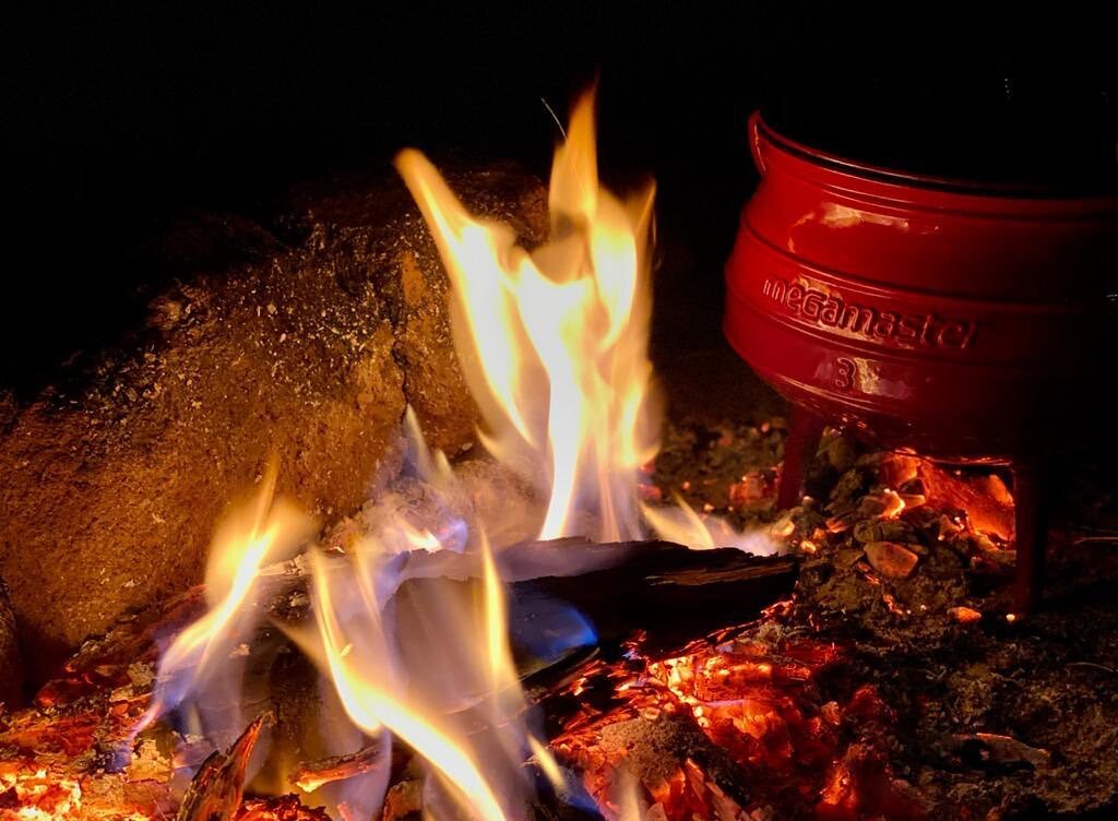 Potjie anyone? 🥘🍲

________
#fireside #cooking #camping #flames #christmas #nofilter #shotoniphone #magicalkenya🇰🇪 #foodstagram