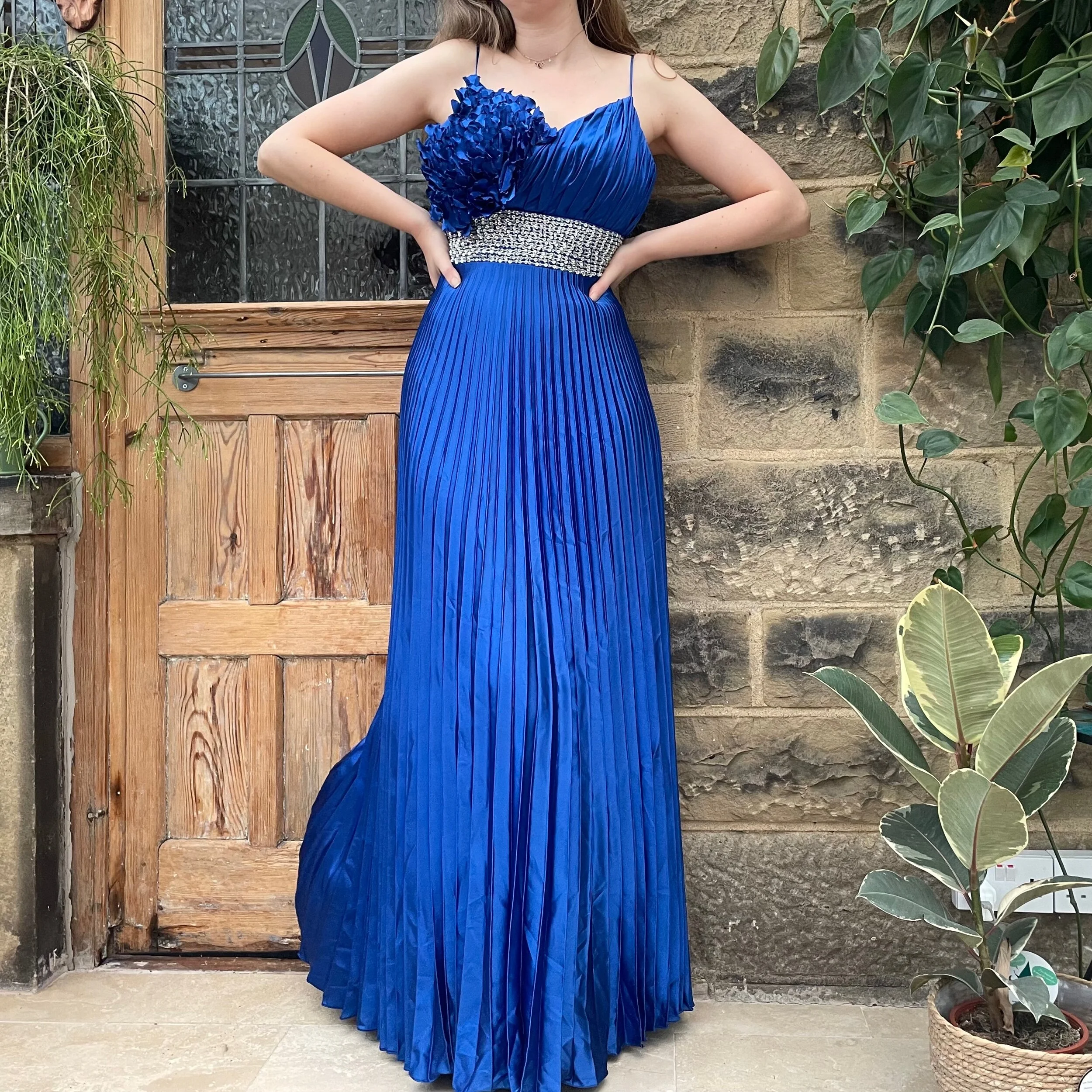 4E56E12A-F7B1-4345-85C2-5166D73D5E8E