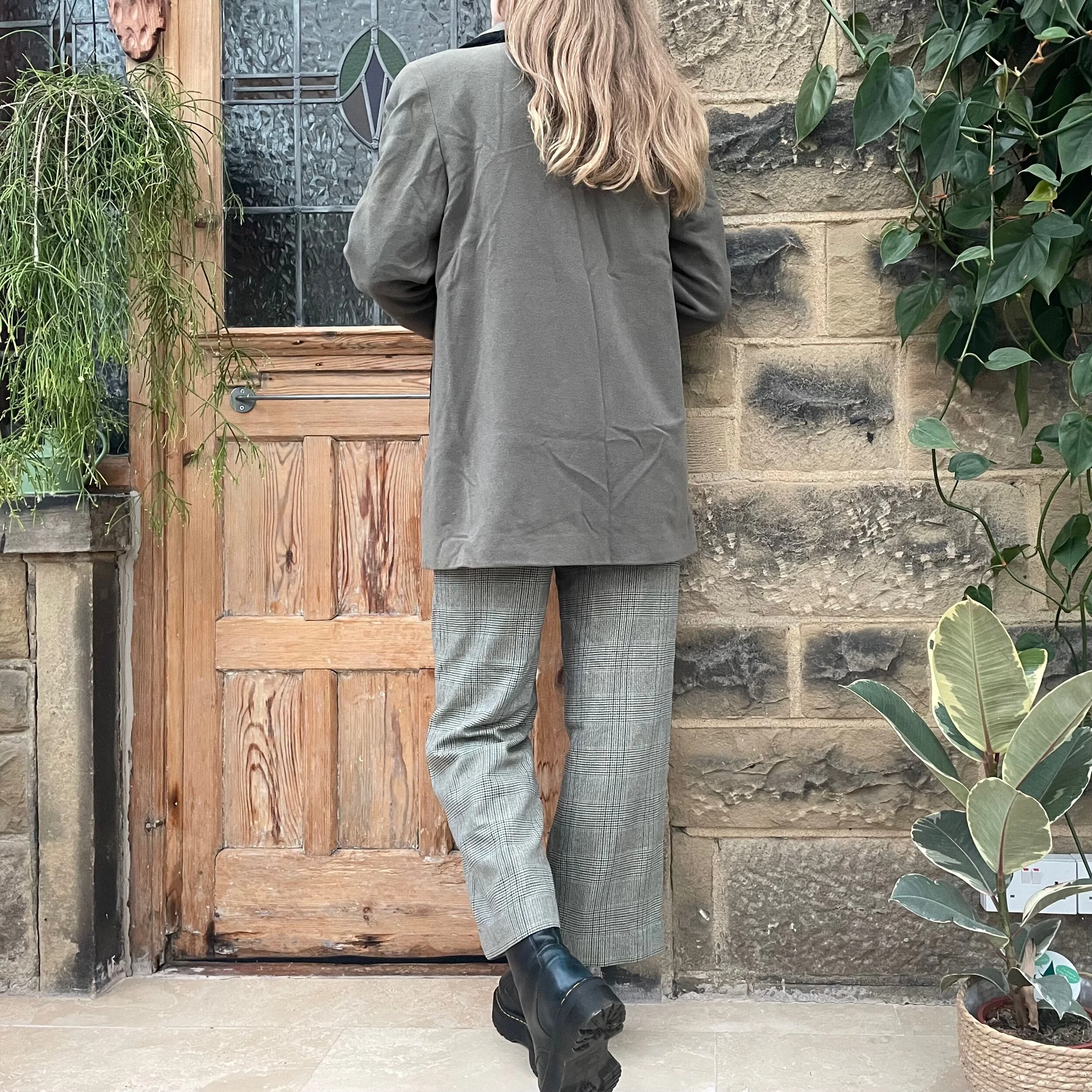 AA18DAB9-A602-4C26-841C-37FED5E4960E