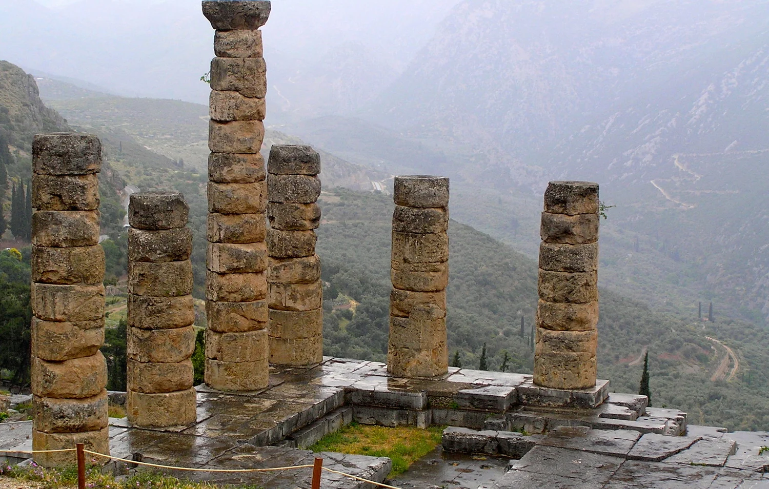 Fig. 3.9: Temple of Apollo, Delphi. 4th century BCE.