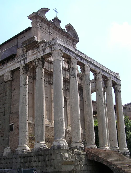 Fig. 3.10: The Temple of Antonino and Faustina (2nd century CE) was converted to a Christian church in the 7th century, when it was renamed San Lorenzo in Miranda. Rome.