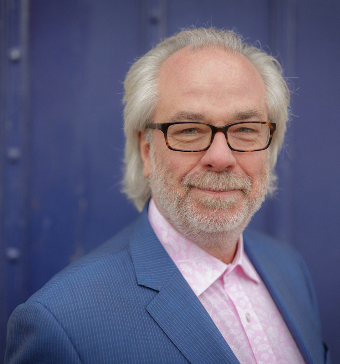 Roger Steare Blue 2019 Portrait.png