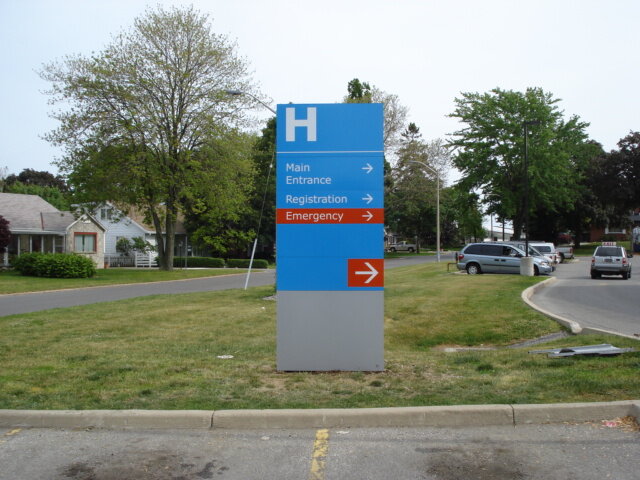 hospital-pylon-sign.JPG