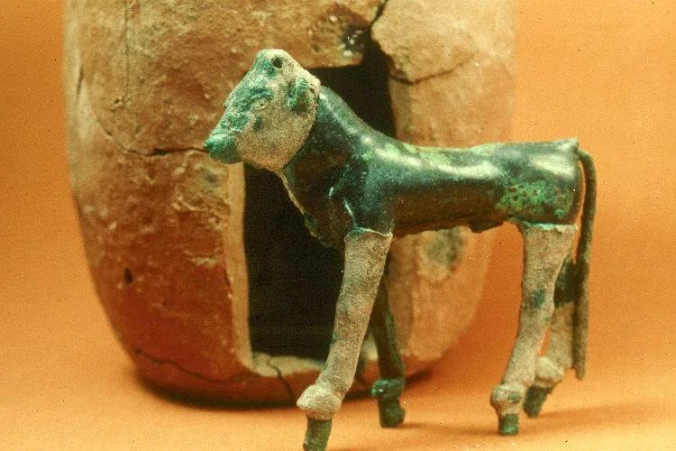 4-inch Silver Calf (ca. 1550, MB, Ashkelon)