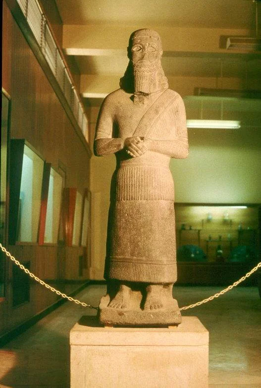The Tell Fakhariyeh statue (mid-9th BC) commemorates the installation of the king's statue in the temple of the god Hadad of Sikan