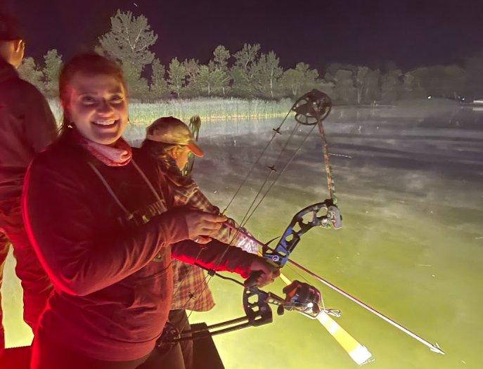 MN BOWFISHING9.JPG
