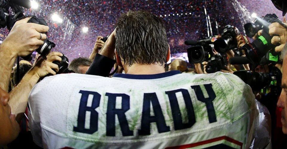 The Simple Minds Sunday Social Hour: Brady Boner Hour
