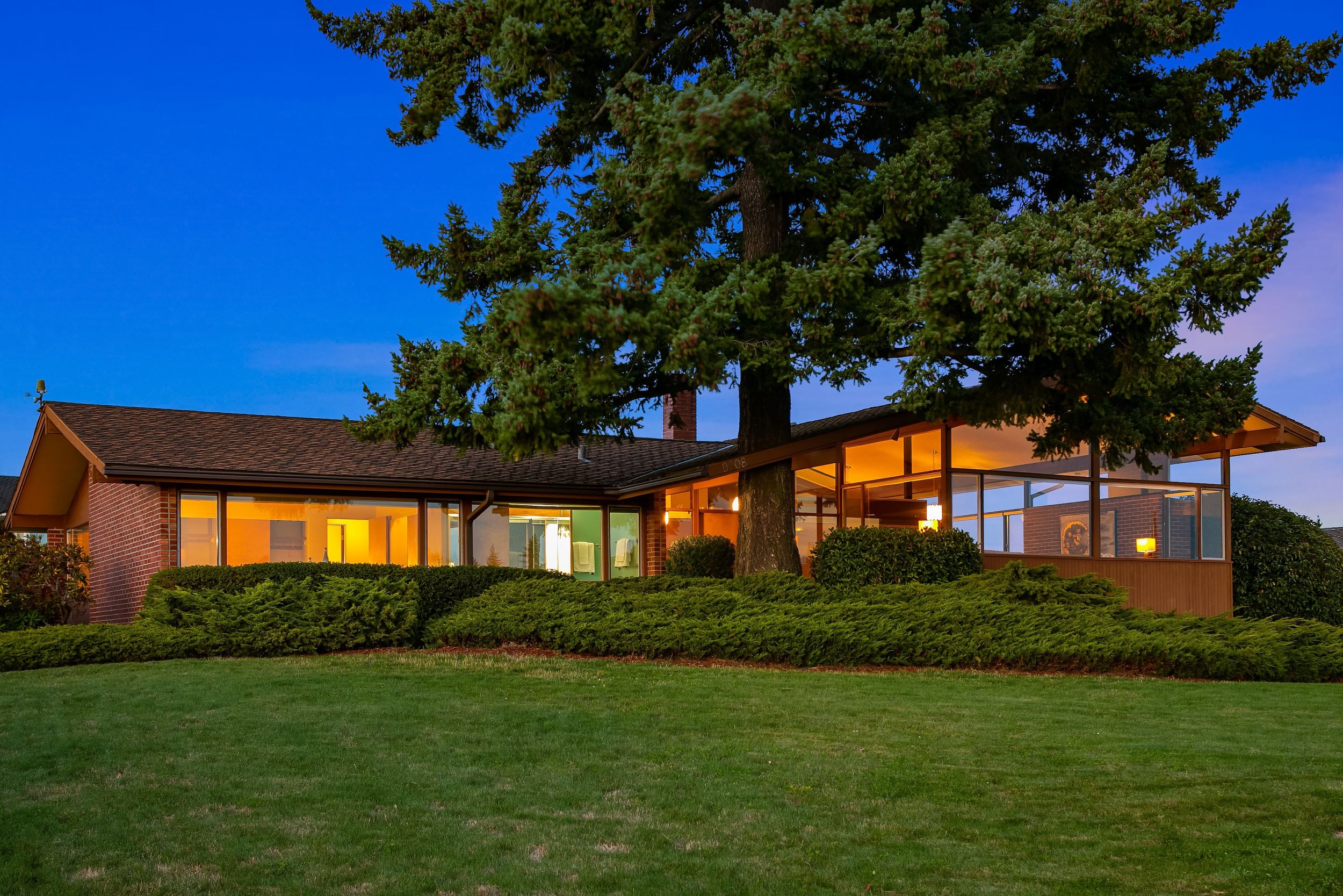 9608 Hilltop Road, Bellevue | $4,000,000