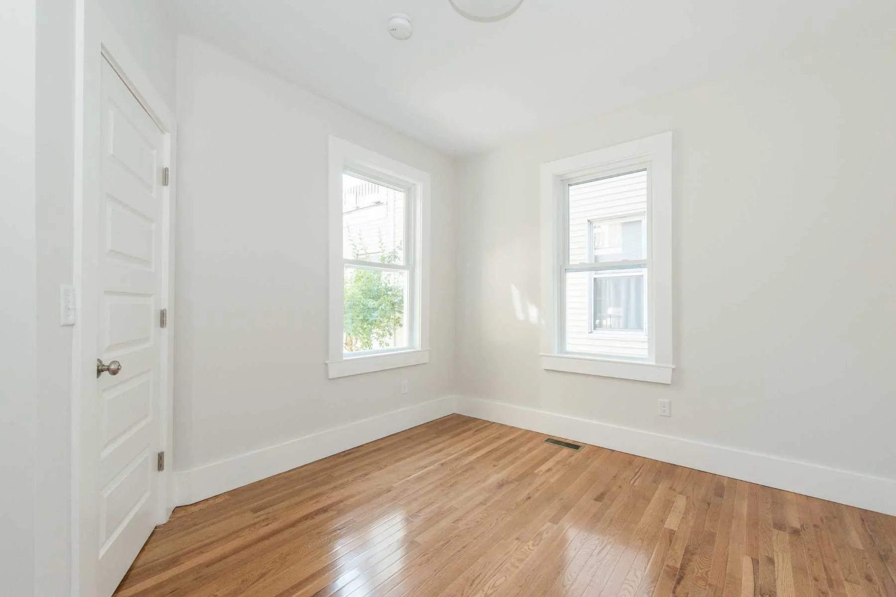 5-CapstoneCommunities-property-16-Suffolk Street-Cambridge.jpg