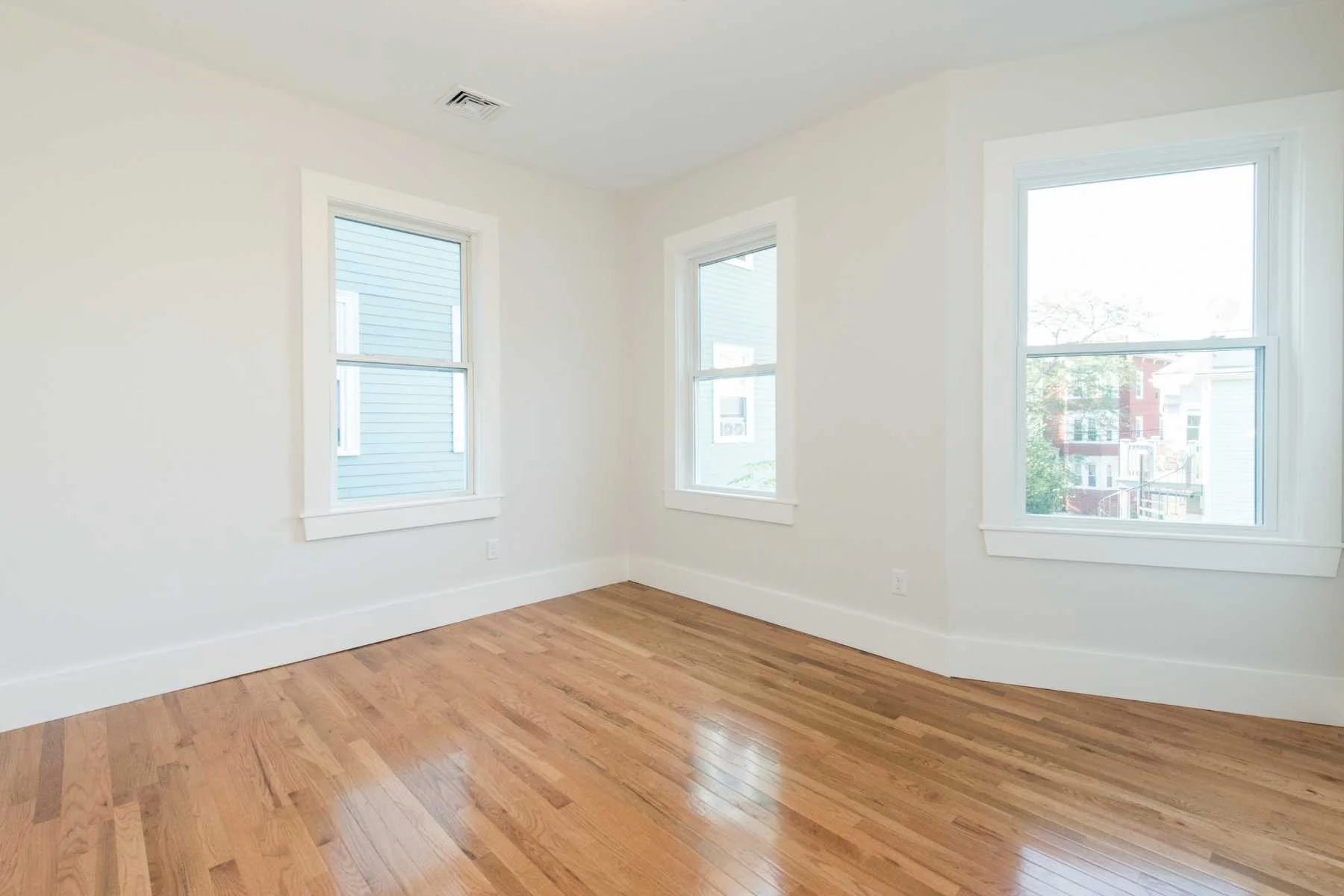 10-CapstoneCommunities-property-16-Suffolk Street-Cambridge.jpg
