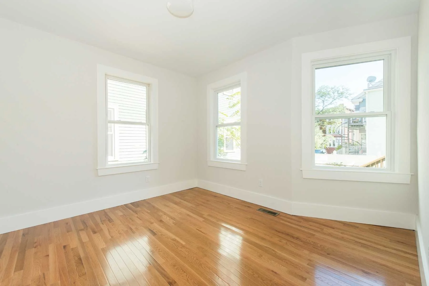 16-CapstoneCommunities-property-16-Suffolk Street-Cambridge.jpg
