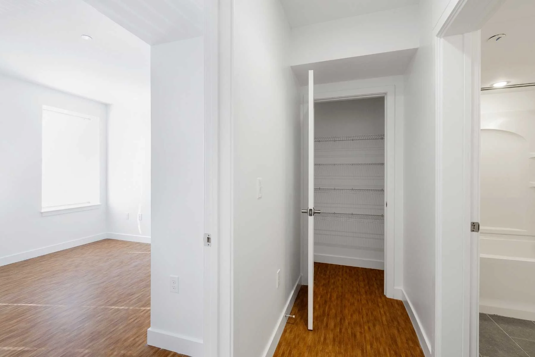 8-CapstoneCommunities-property-PortLanding-Cambridge.jpg