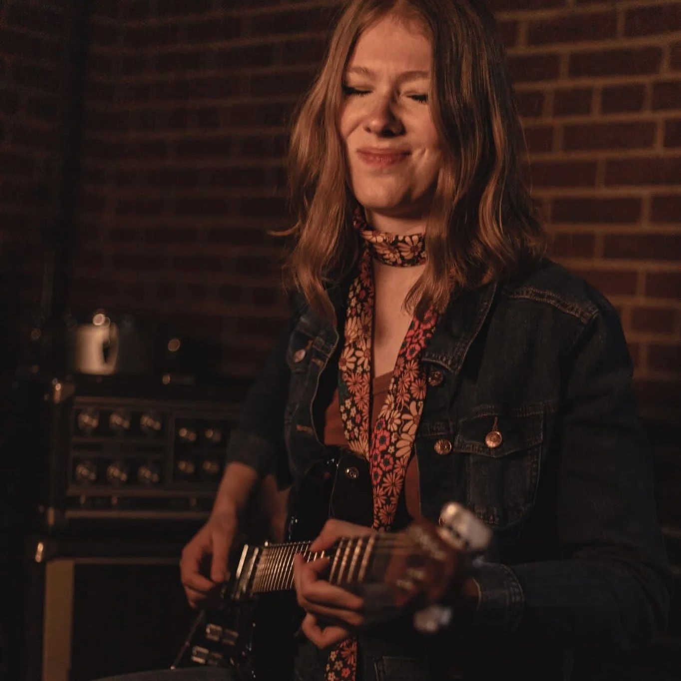 Live music with EMMA NOBBE!