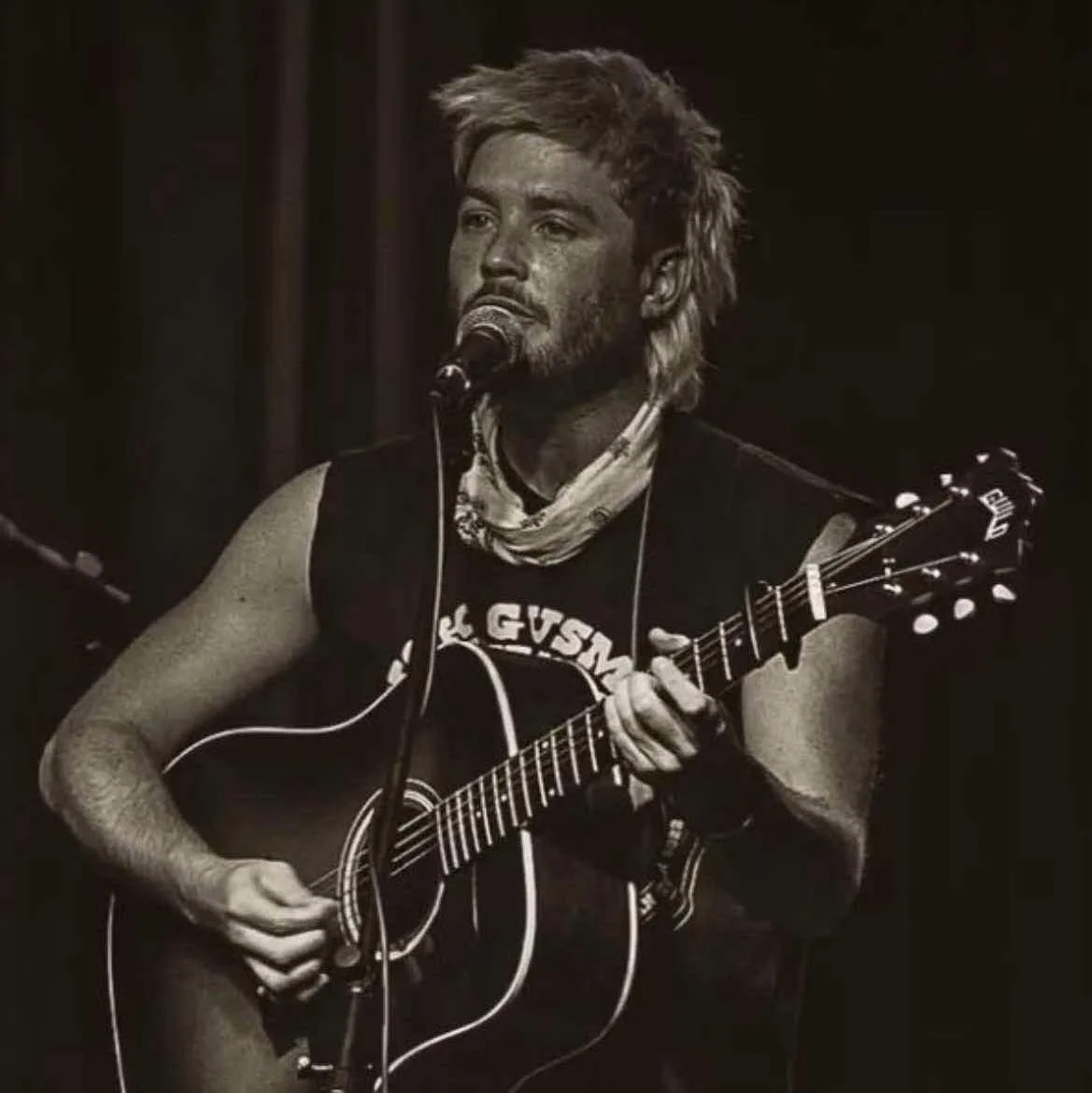 Live music with Joe bassa!