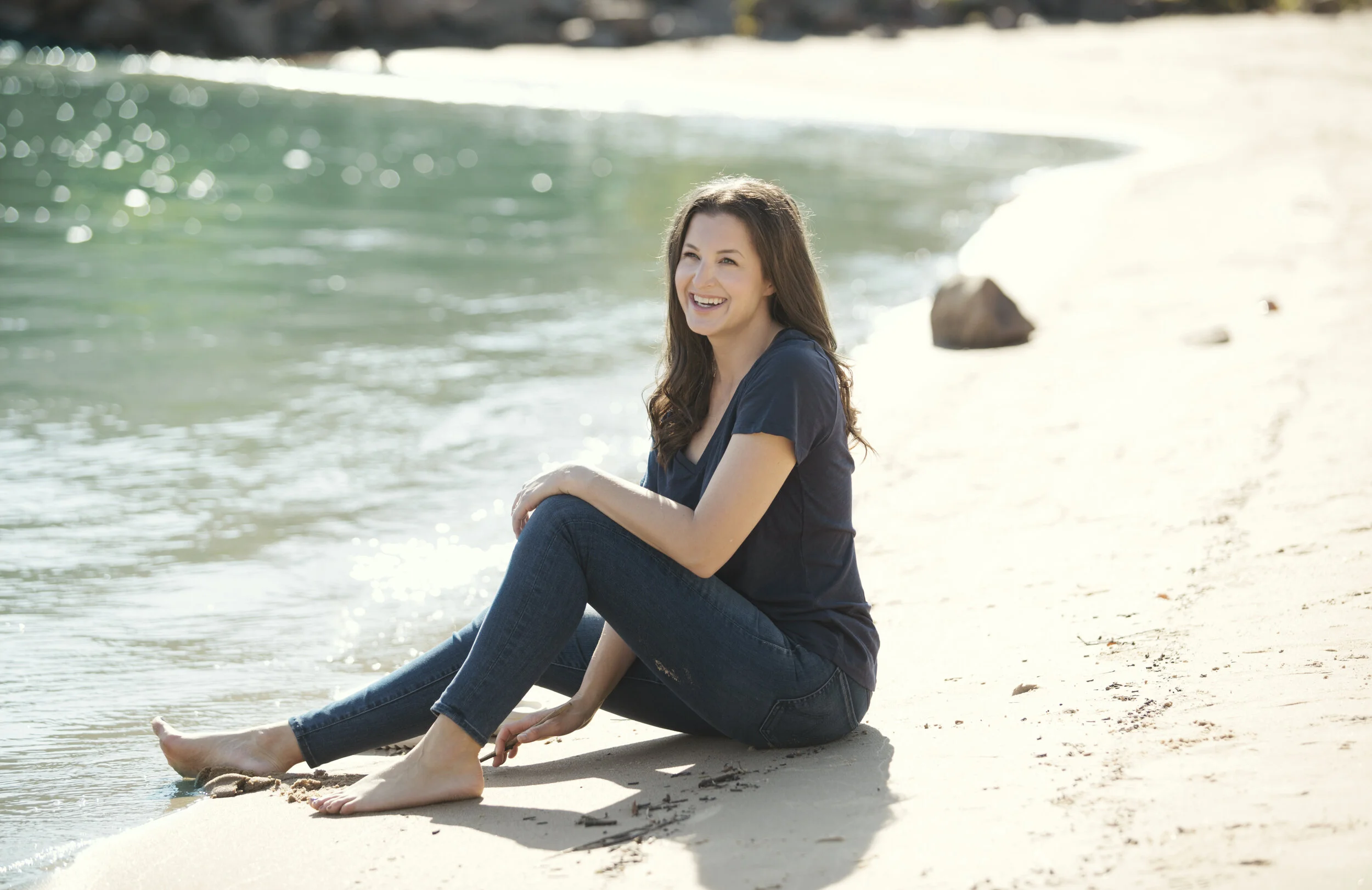 lea black cbd eye cream