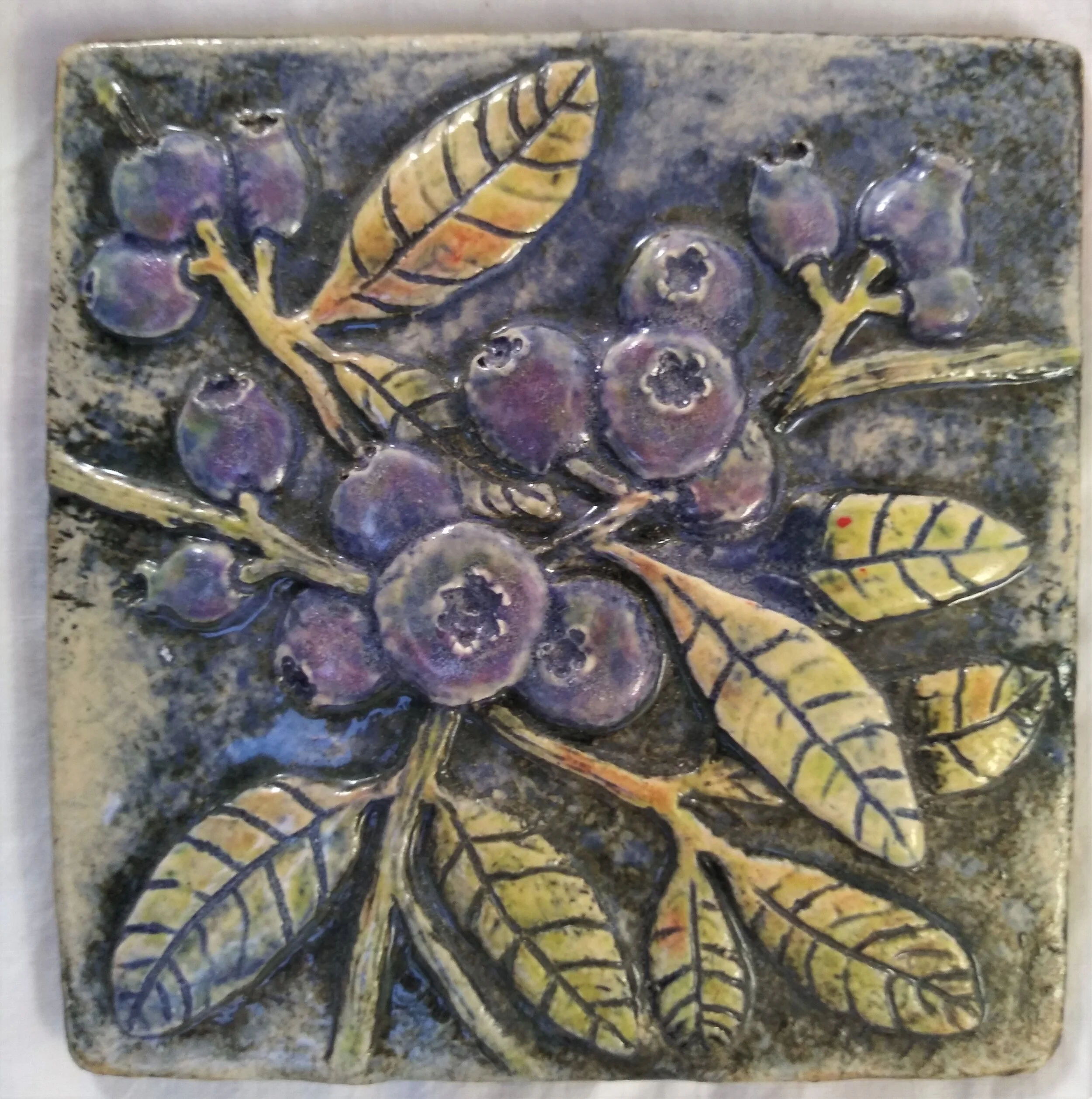 Rustic Blueberry &amp; Foliage Tile (1)