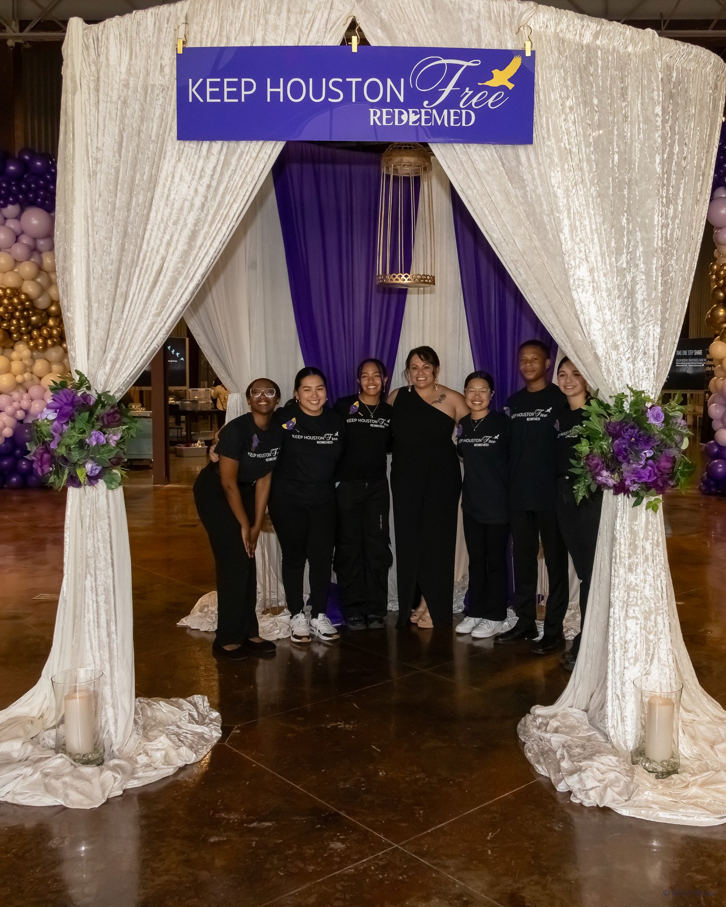 khf2023 volunteer servers (1).jpeg