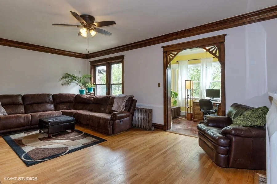 02_932WMargateTer_Unit3W_10002_LivingRoom_LowRes.jpg