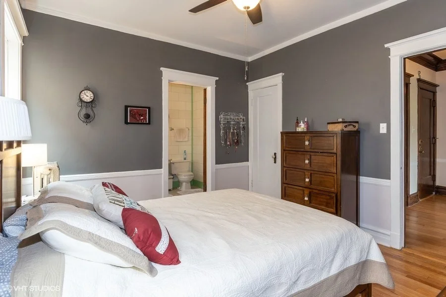 11_932WMargateTer_Unit3W_178001_MasterBedroom_LowRes.jpg