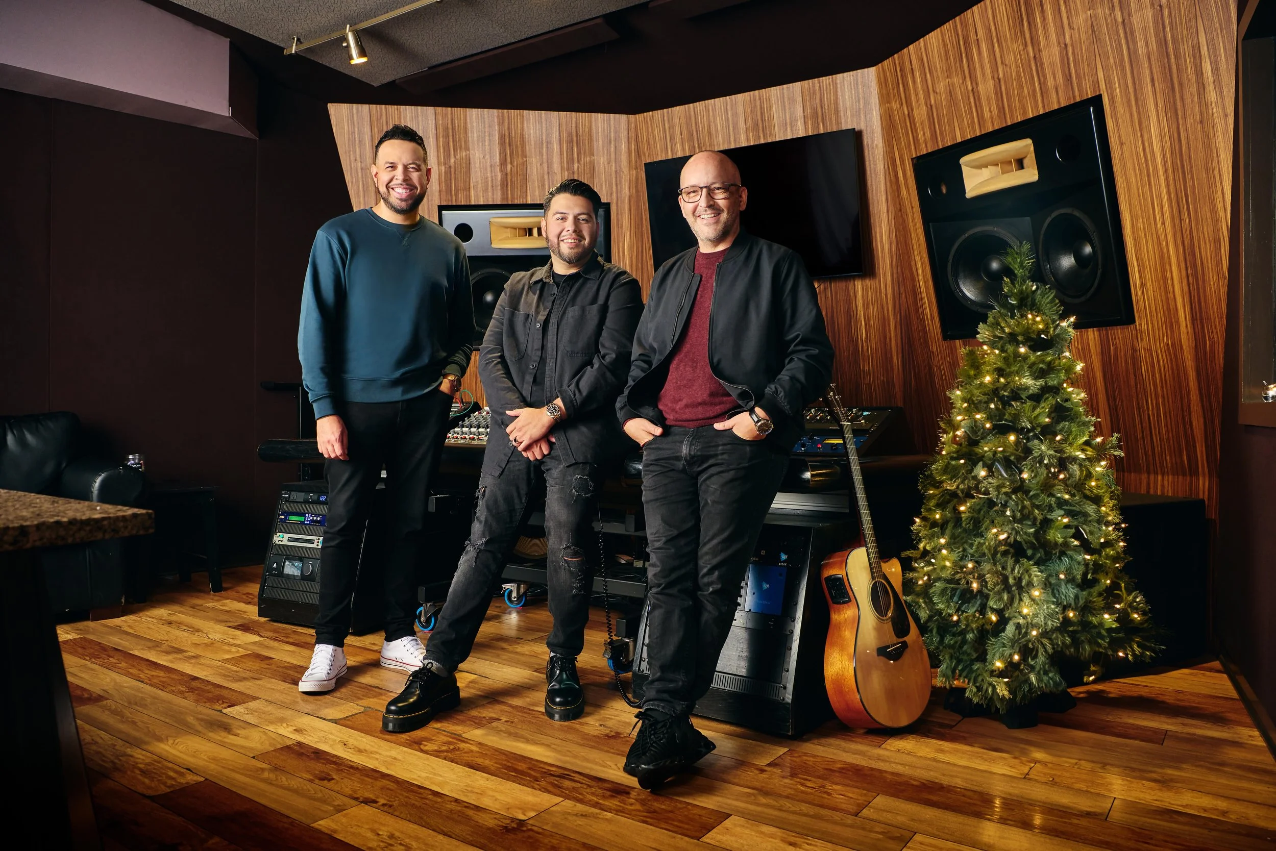 “Snowlight” Christmas Album Evokes Holiday Joy and Wonder