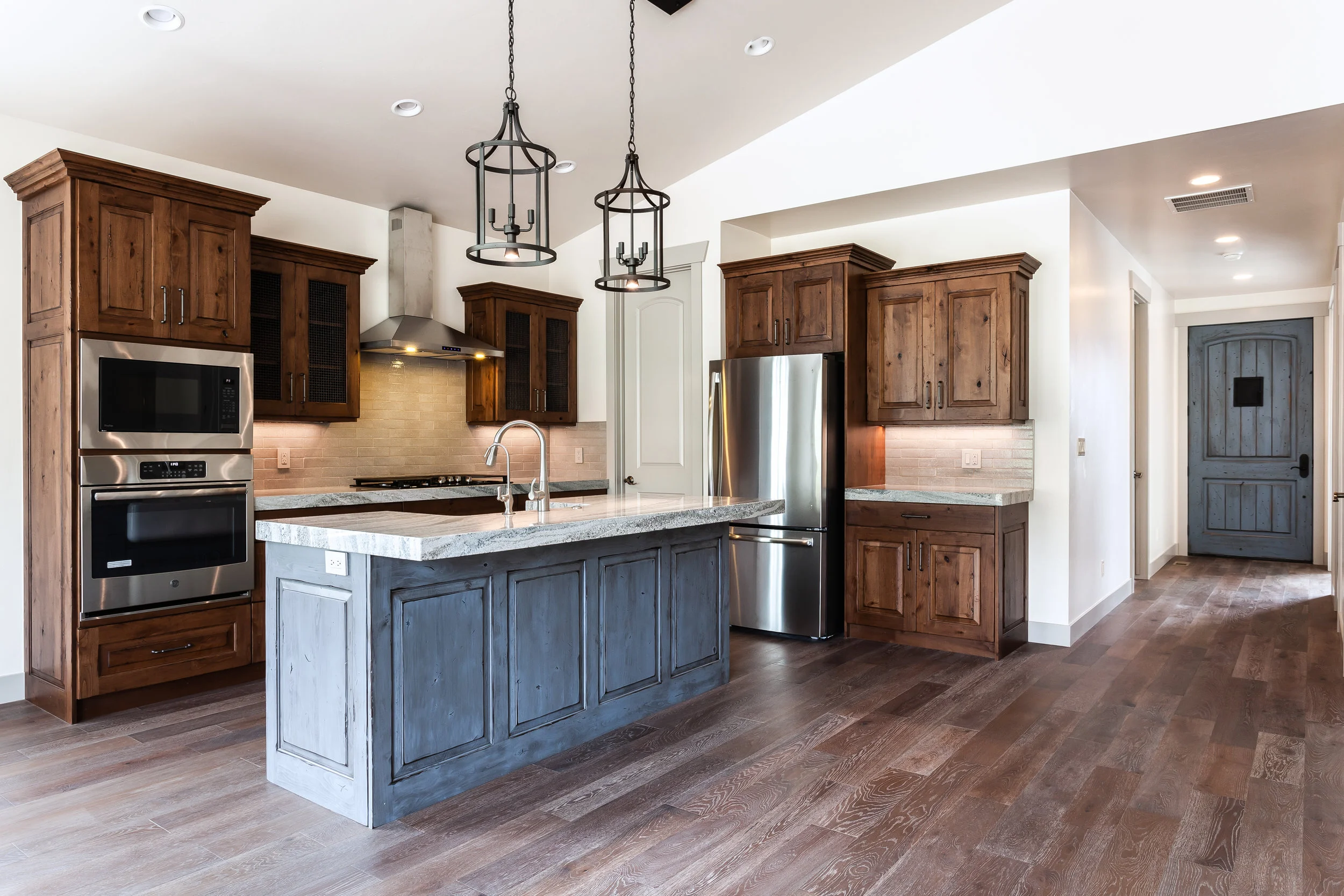 04-262CanyonViewLane-04.jpg