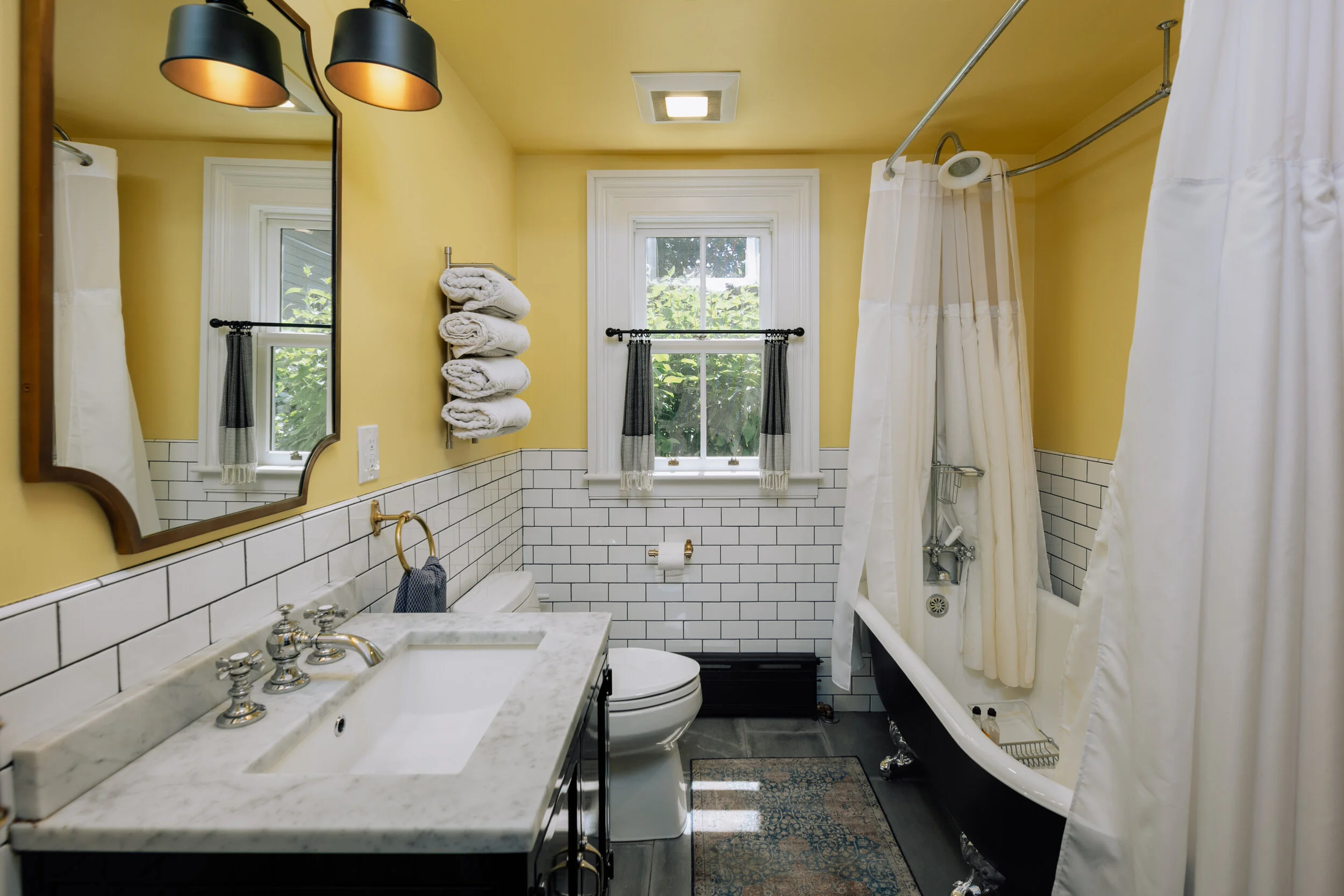 Bathroom - Main 1st Floor.jpg