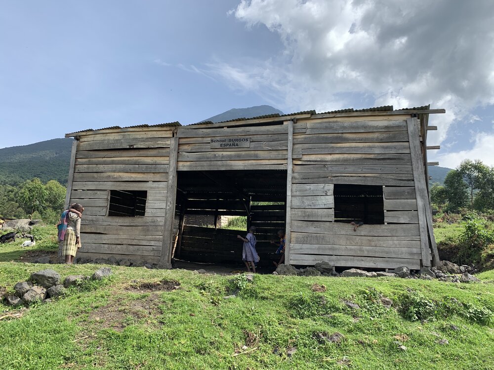 Batwa school.jpg