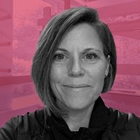 Annette Herboth, Partner at Zefyr Consulting, smiling at camera with a pink overlay background.