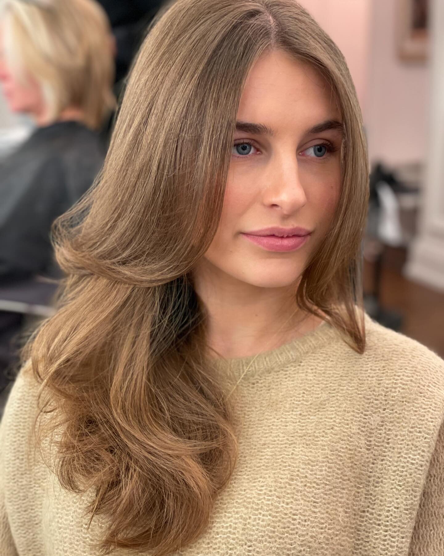 Spring is the perfect time to refresh your look and embrace a new hairstyle that reflects the vibrant energy of the season. A spring haircut not only revitalizes your appearance but also boosts your confidence and mood.🌼

We love this long, layere