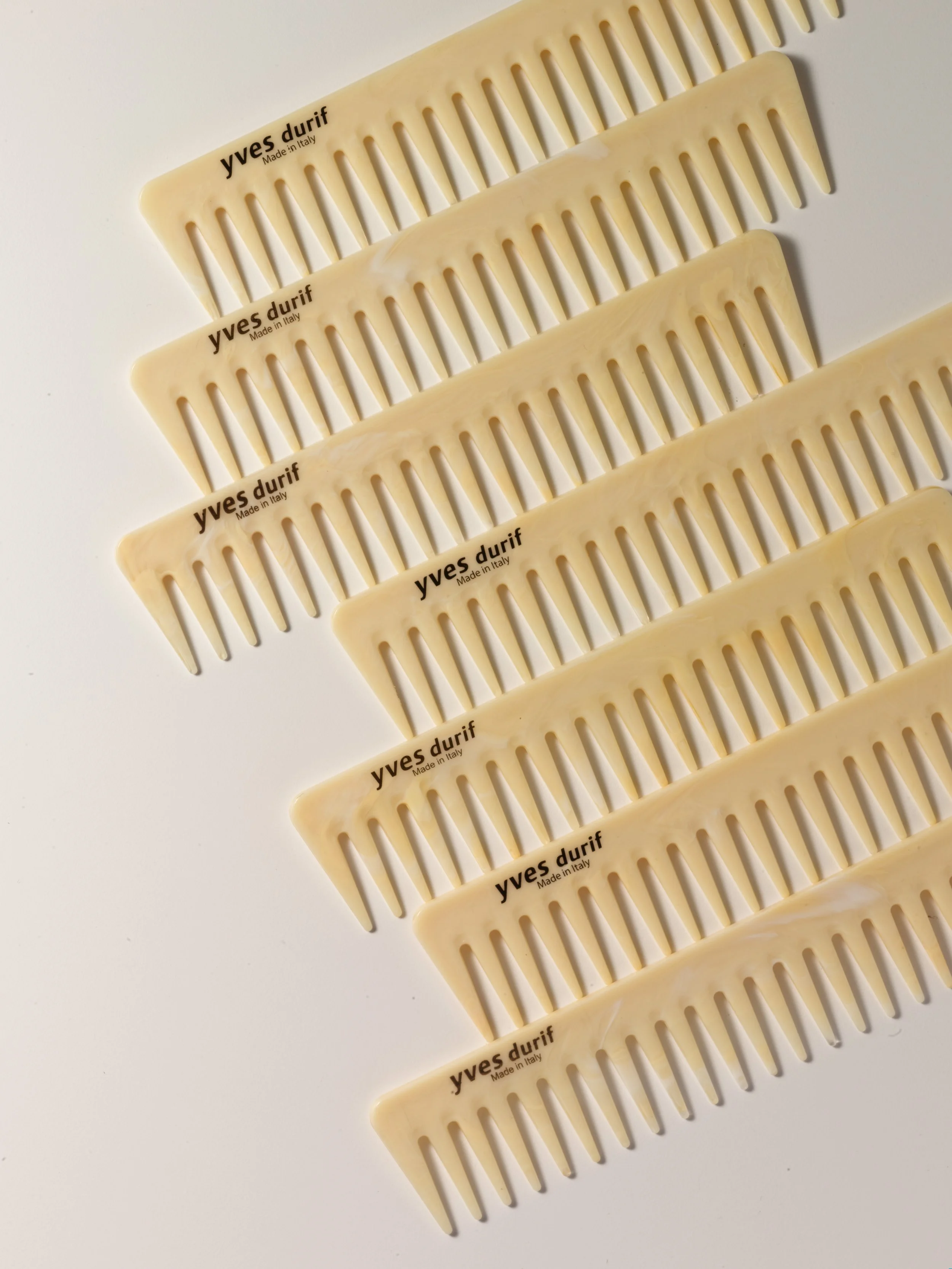The Yves Durif Comb: The Perfect Companion for Summer